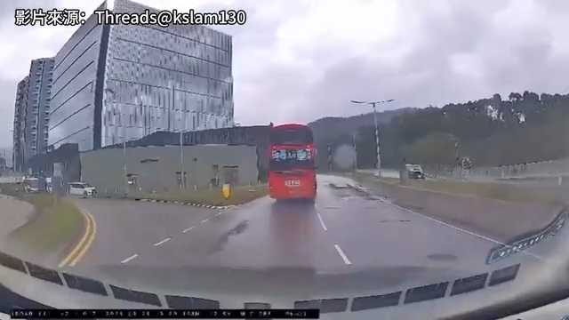 元朗驚見私家車逆線停車！險釀迎頭相撞　車cam片瘋傳網民籲報警