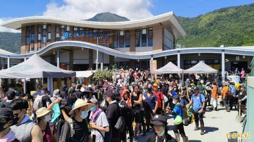 台鐵光復站近20天累計50萬人次進出 創歷史新高